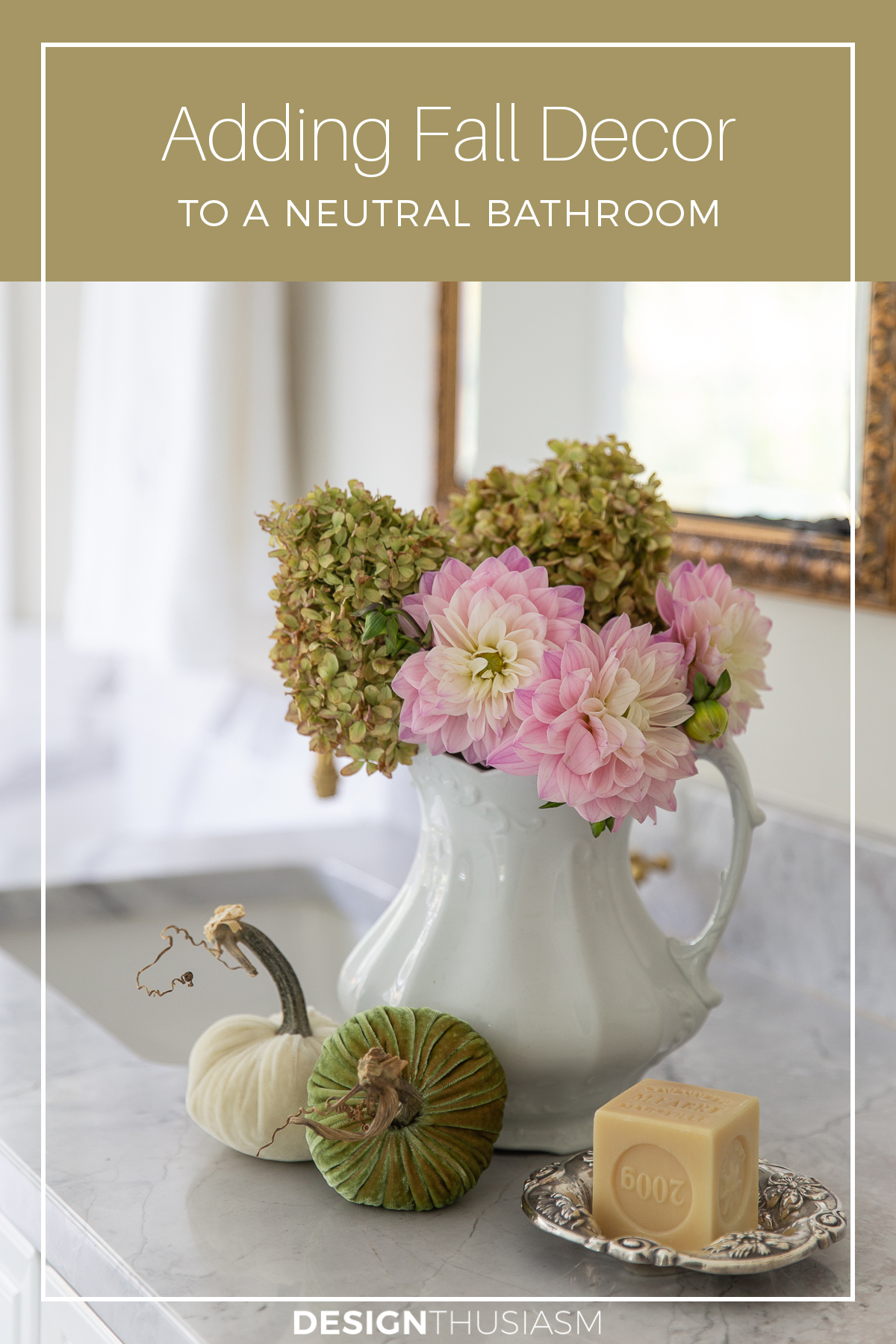 Fall bathroom decor