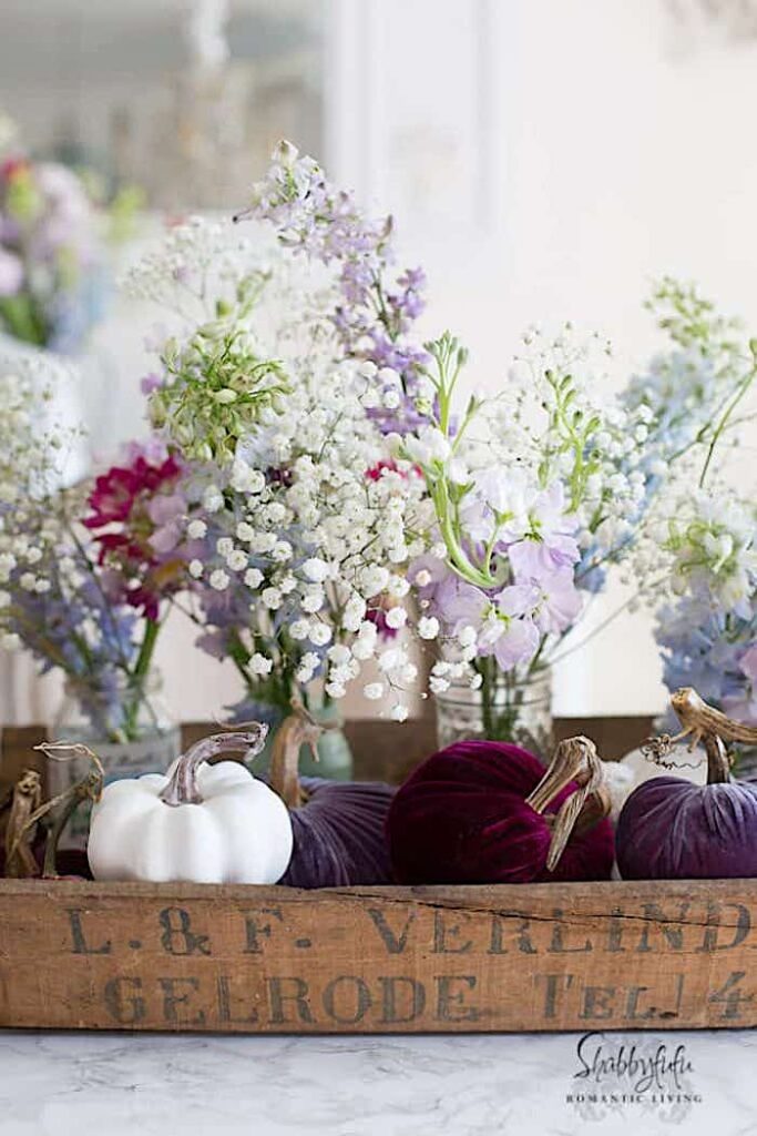 Shabbyfufu - 3 Ways To A French Inspired Centerpiece