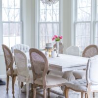 breakfast room