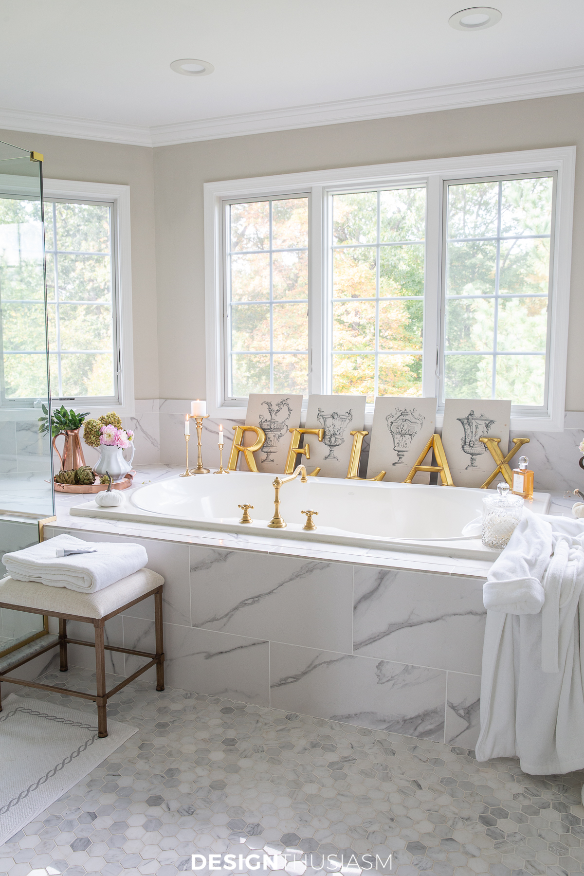 fall bathroom tub