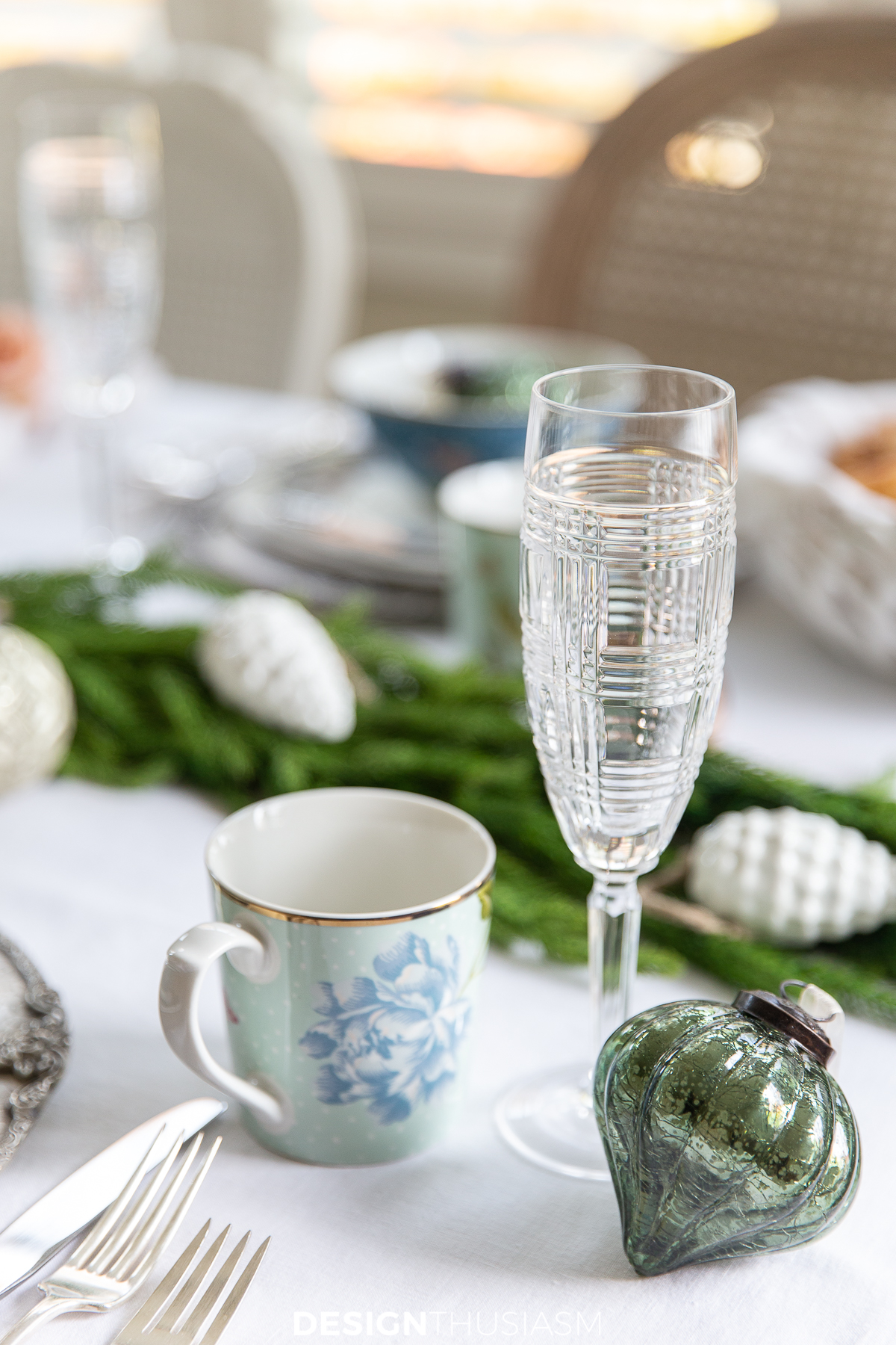 Christmas table decorations stemware