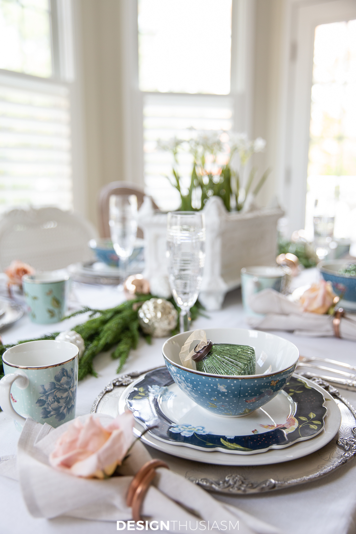 Christmas brunch table decorations
