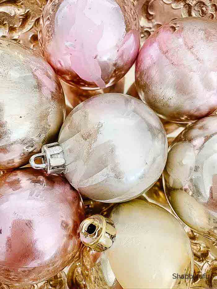 Shabbyfufu-How To Make New Christmas Ornaments Look Vintage