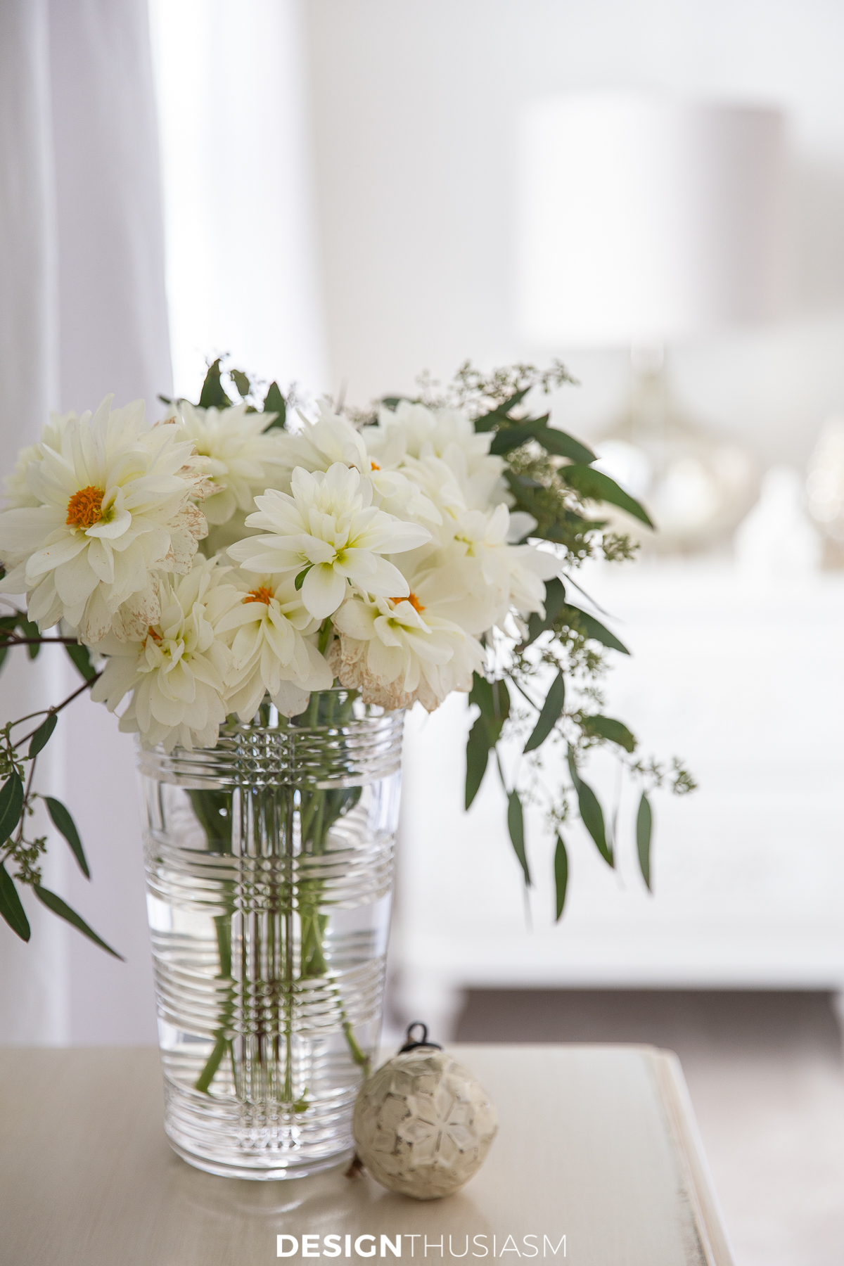 Christmas guest bedroom floral