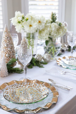christmas table gold plates