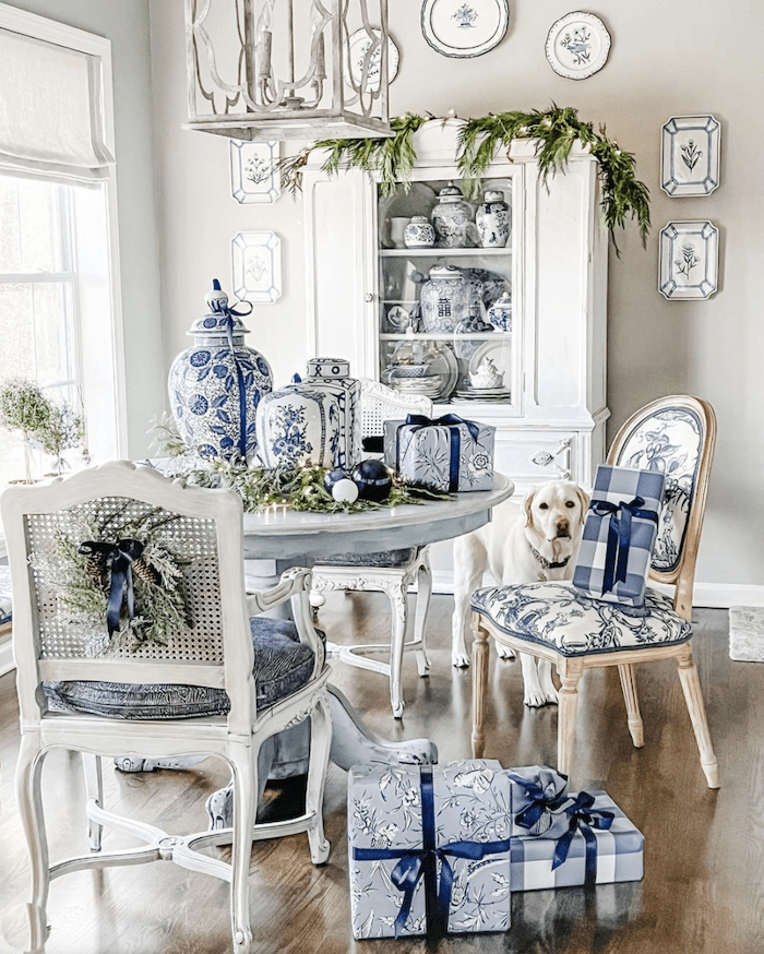 Shabbyfufu - 12 Favorite Christmas Homes