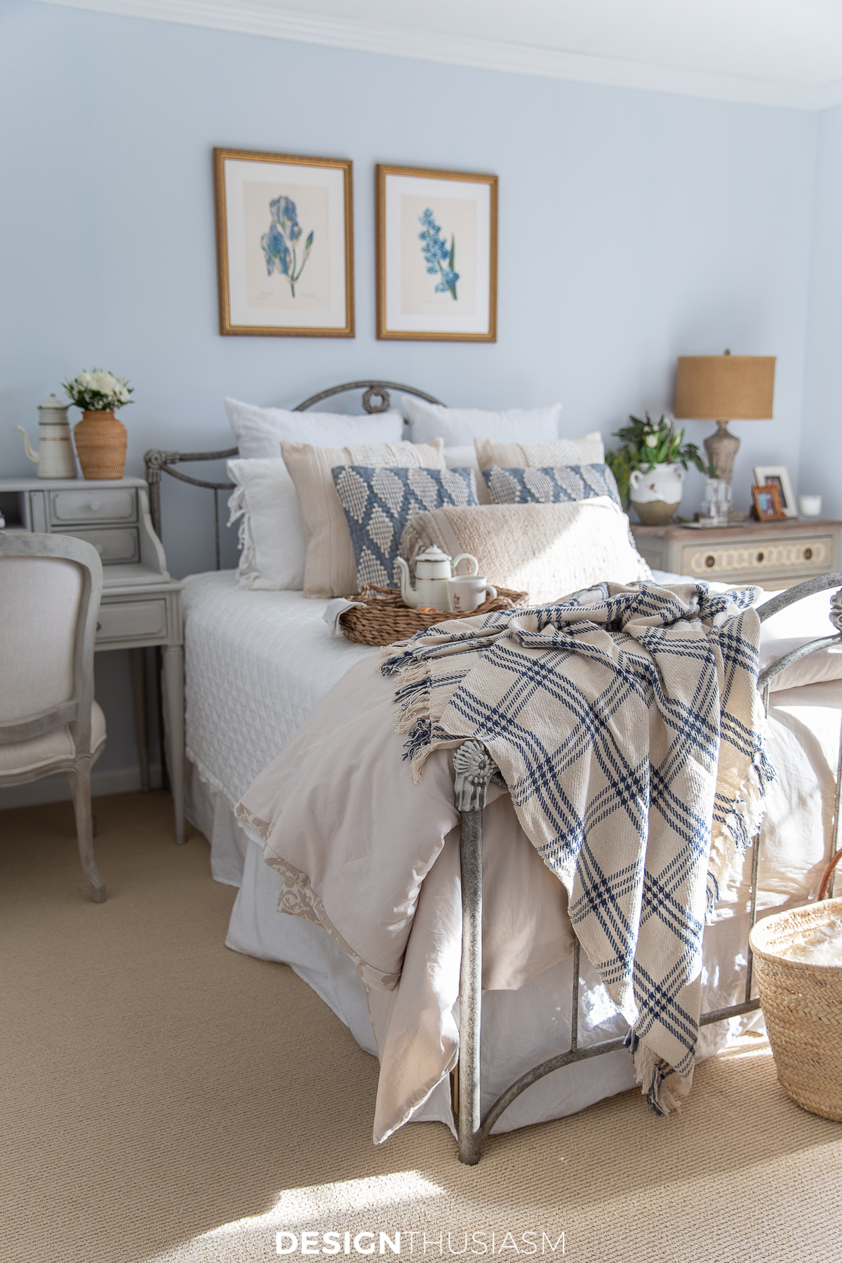 calming blue and natural bedroom ideas