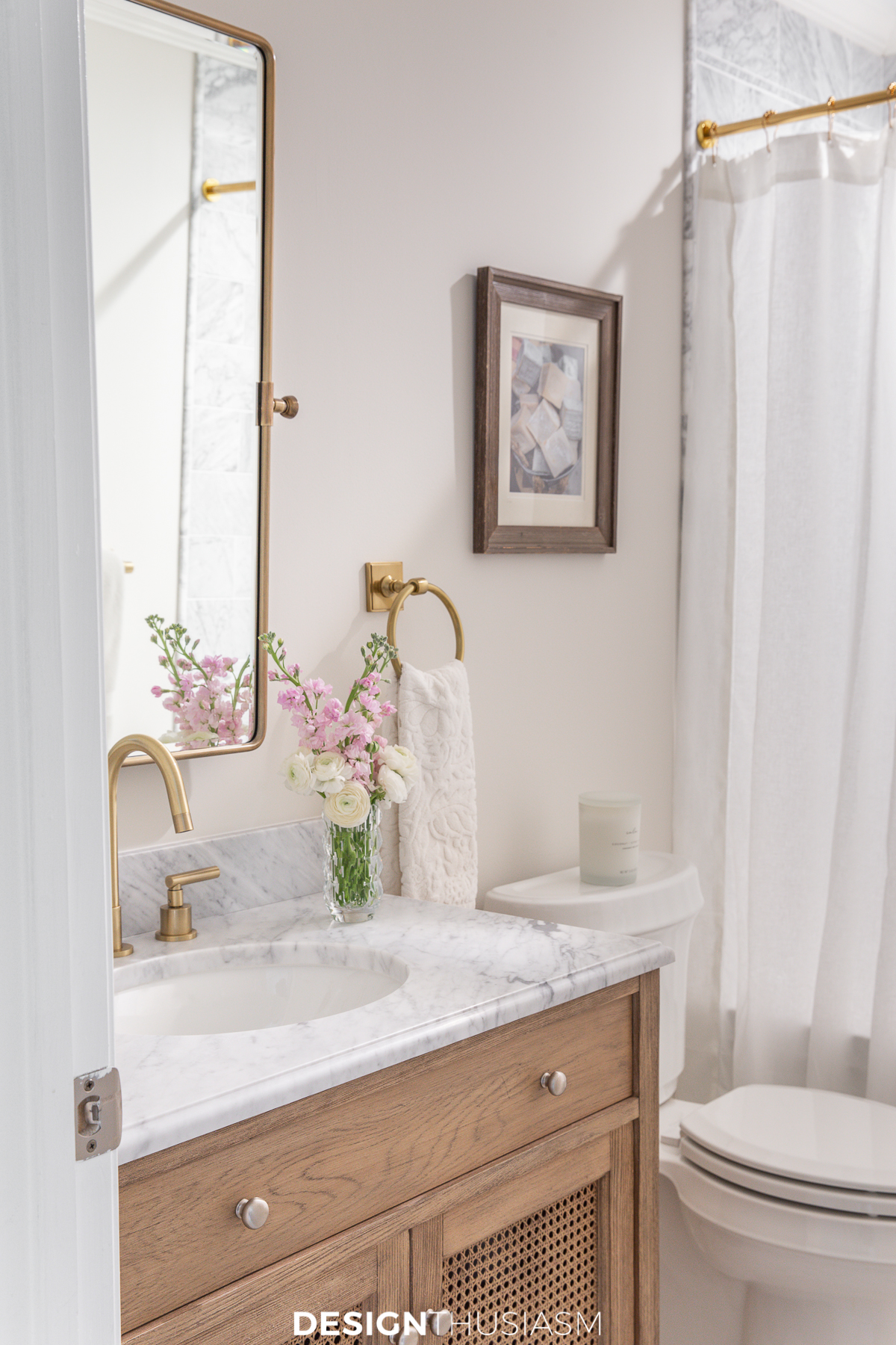 Small Bathroom Remodel: Clever Small Bathroom Ideas on a Budget
