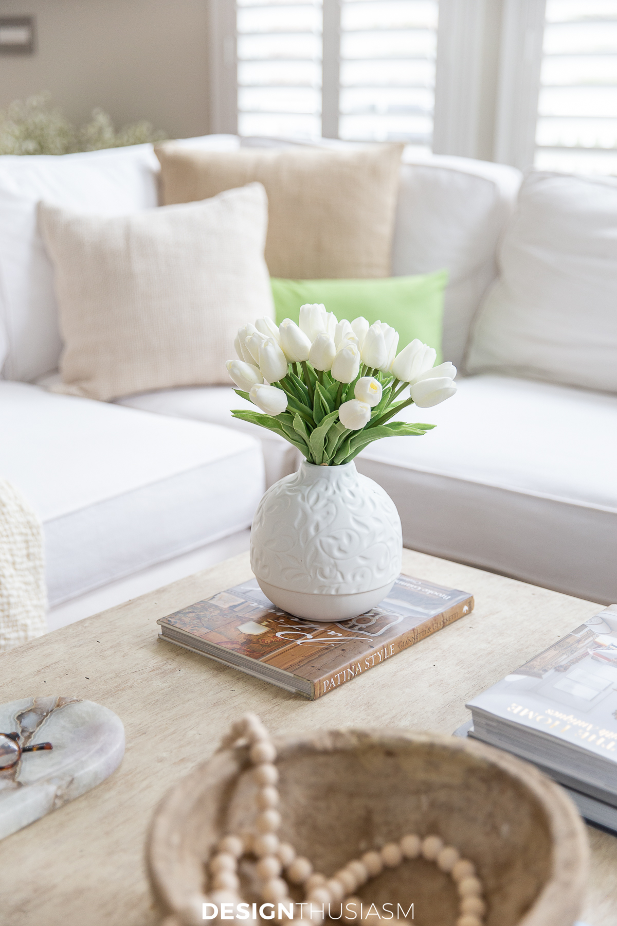 spring decor tulips