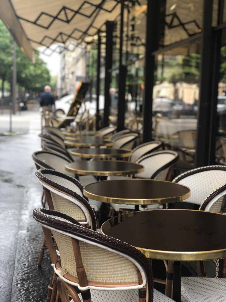 cafe-in-Paris-shabbyfufu