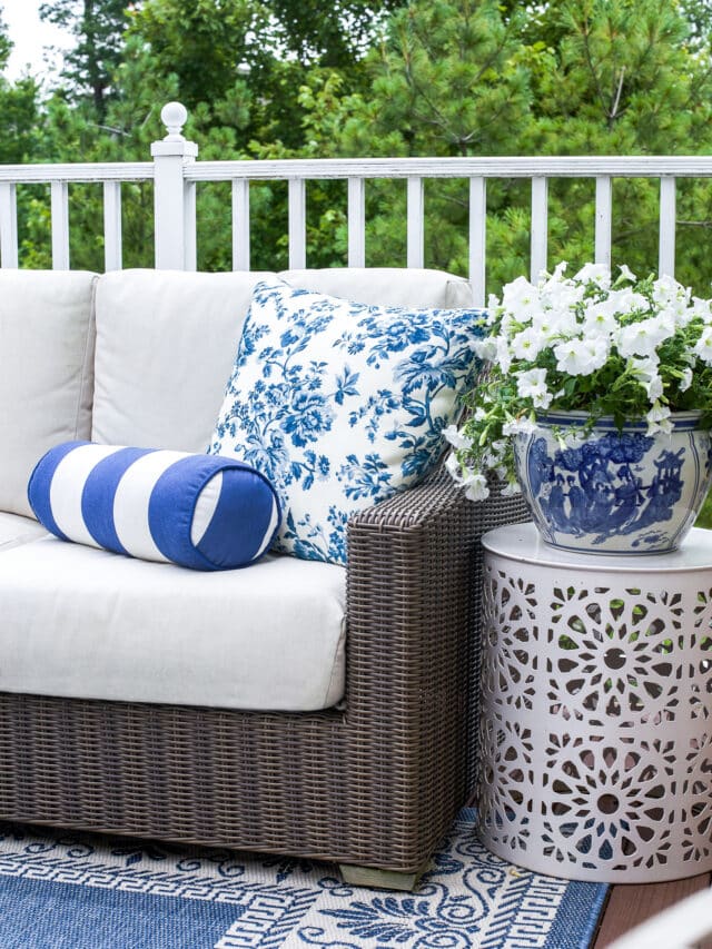 Outdoor Lounge