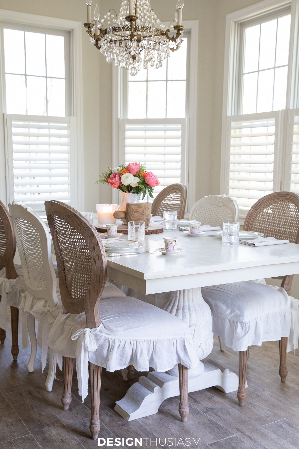farmhouse dining tables