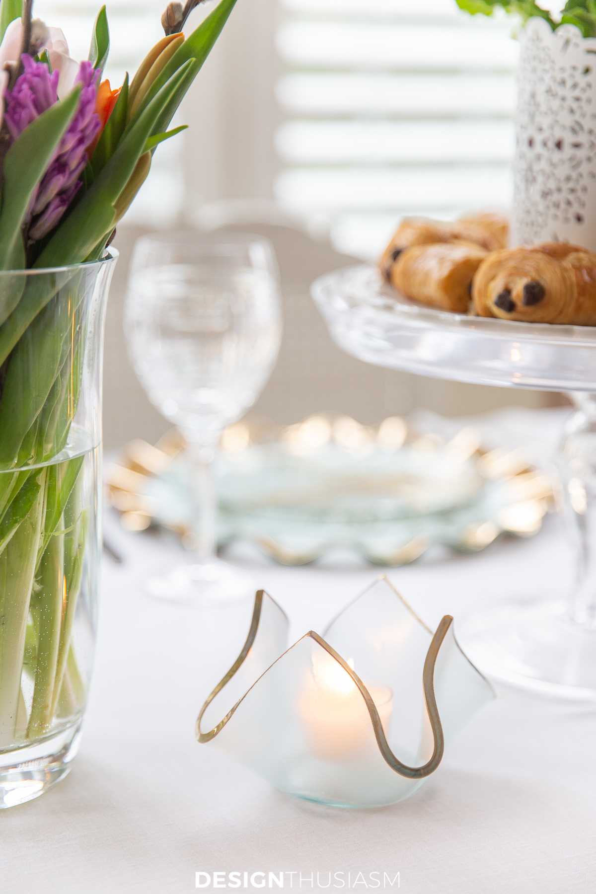spring table setting votives