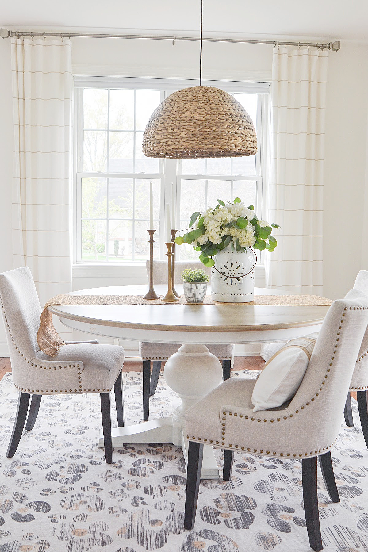 StoneGable- The Ultimate Guide To White Paint 6-18