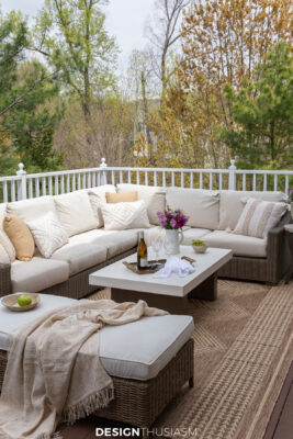relaxed chic patio layout