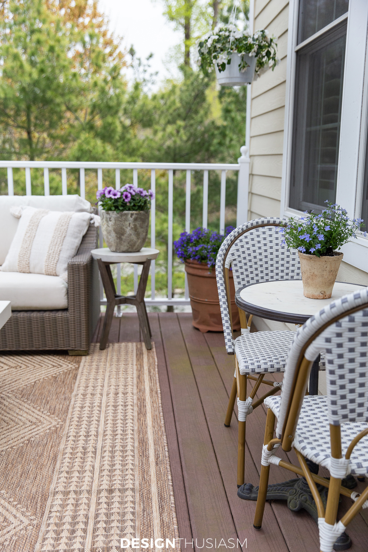 relaxed chic patio bistro dining set