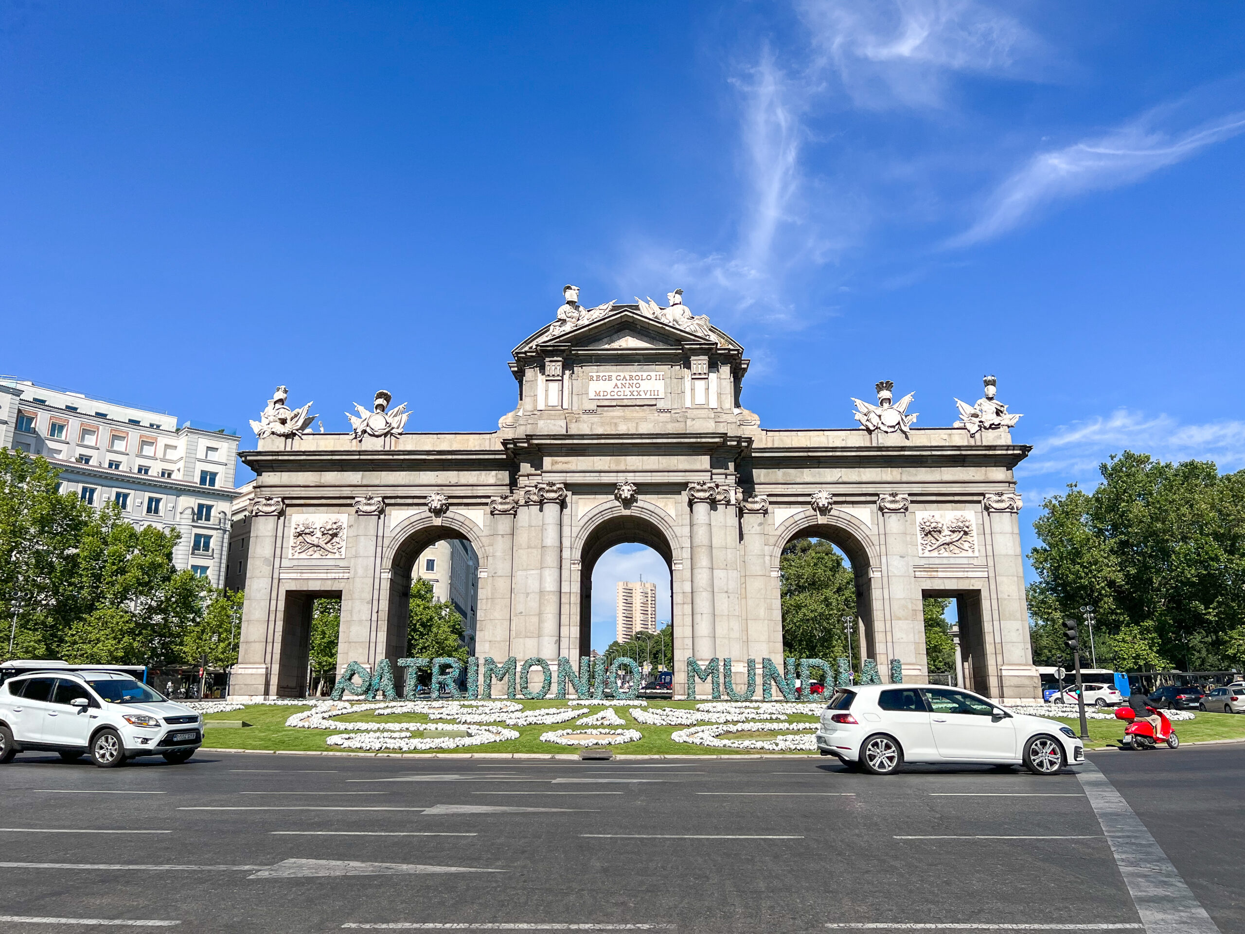 Puerta de Alcalá, Madrid