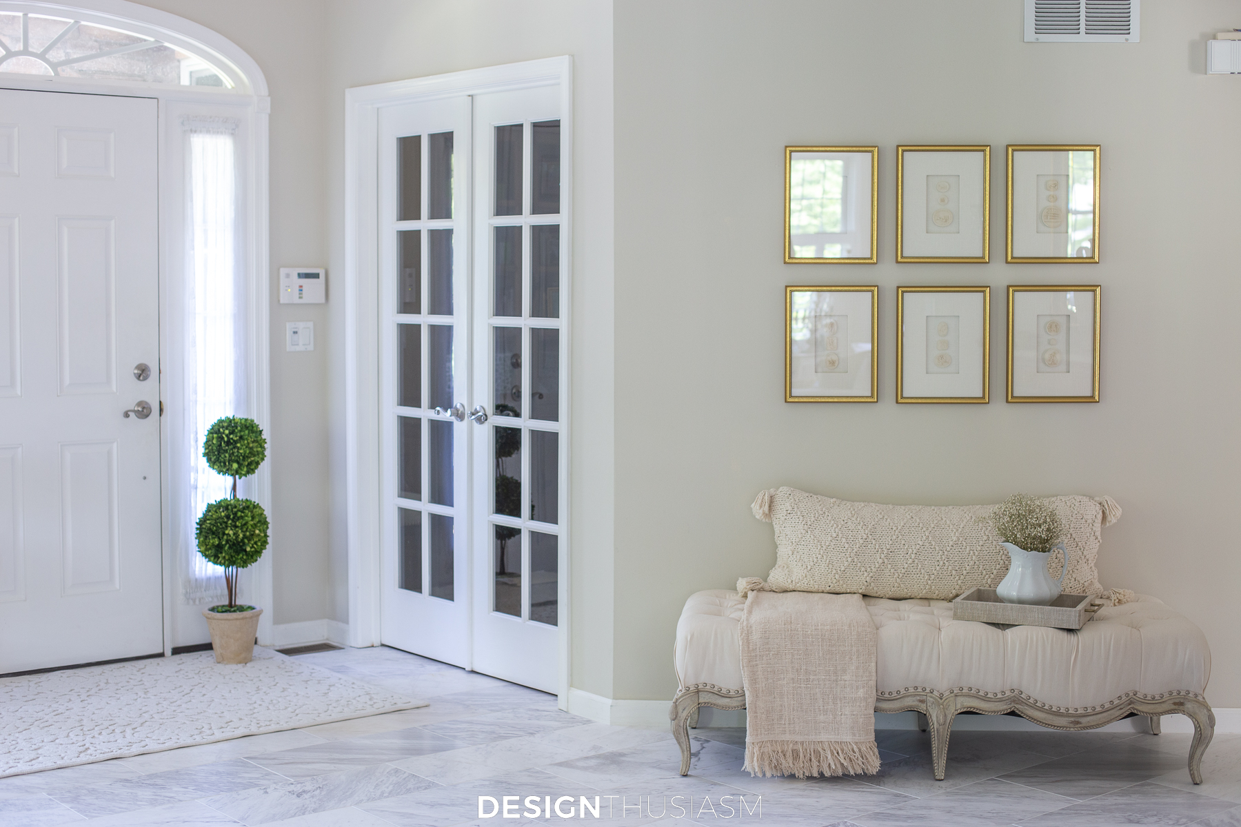 Entry foyer layout
