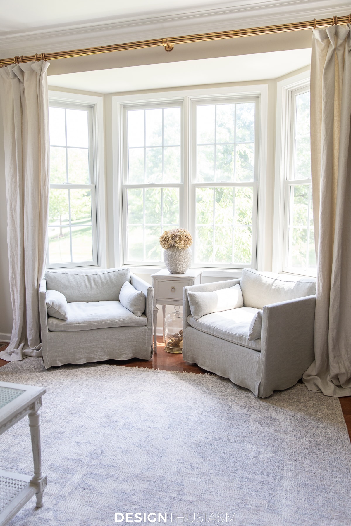 Small living room accent chairs