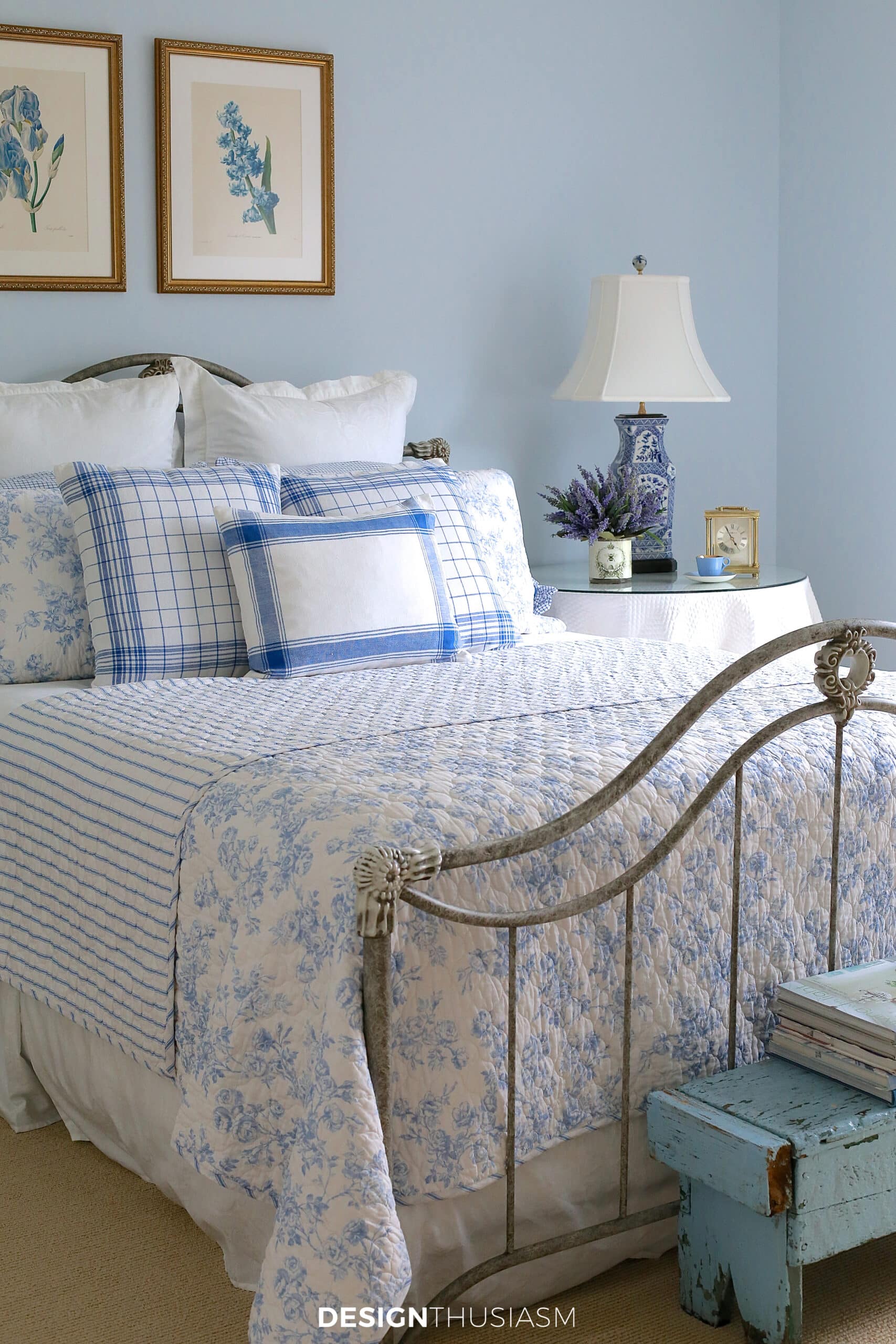 cottage guest bedroom