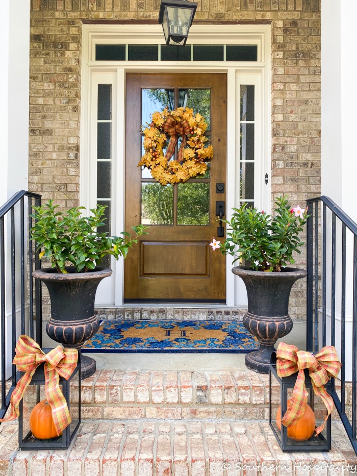 20 Inspiring Fall PorchesSH