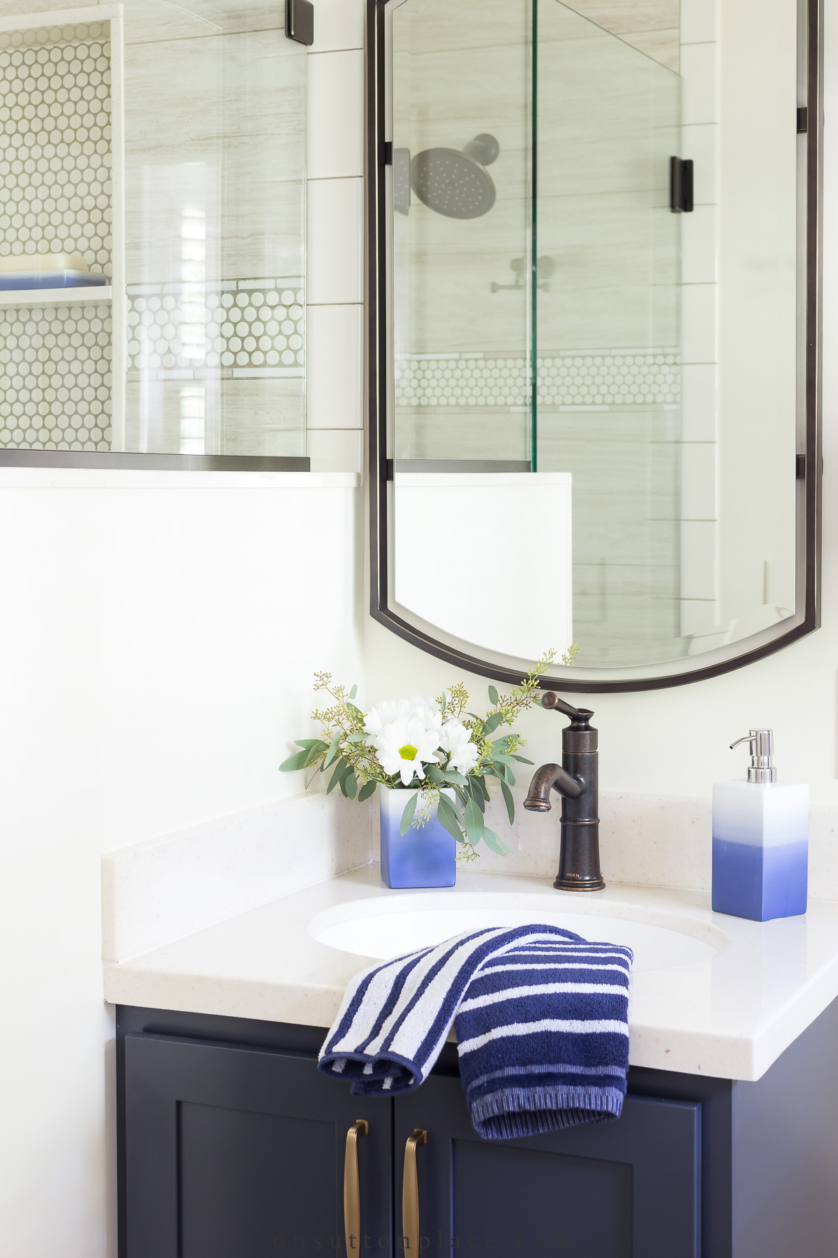 simple bathroom decor updates in tiny master bath