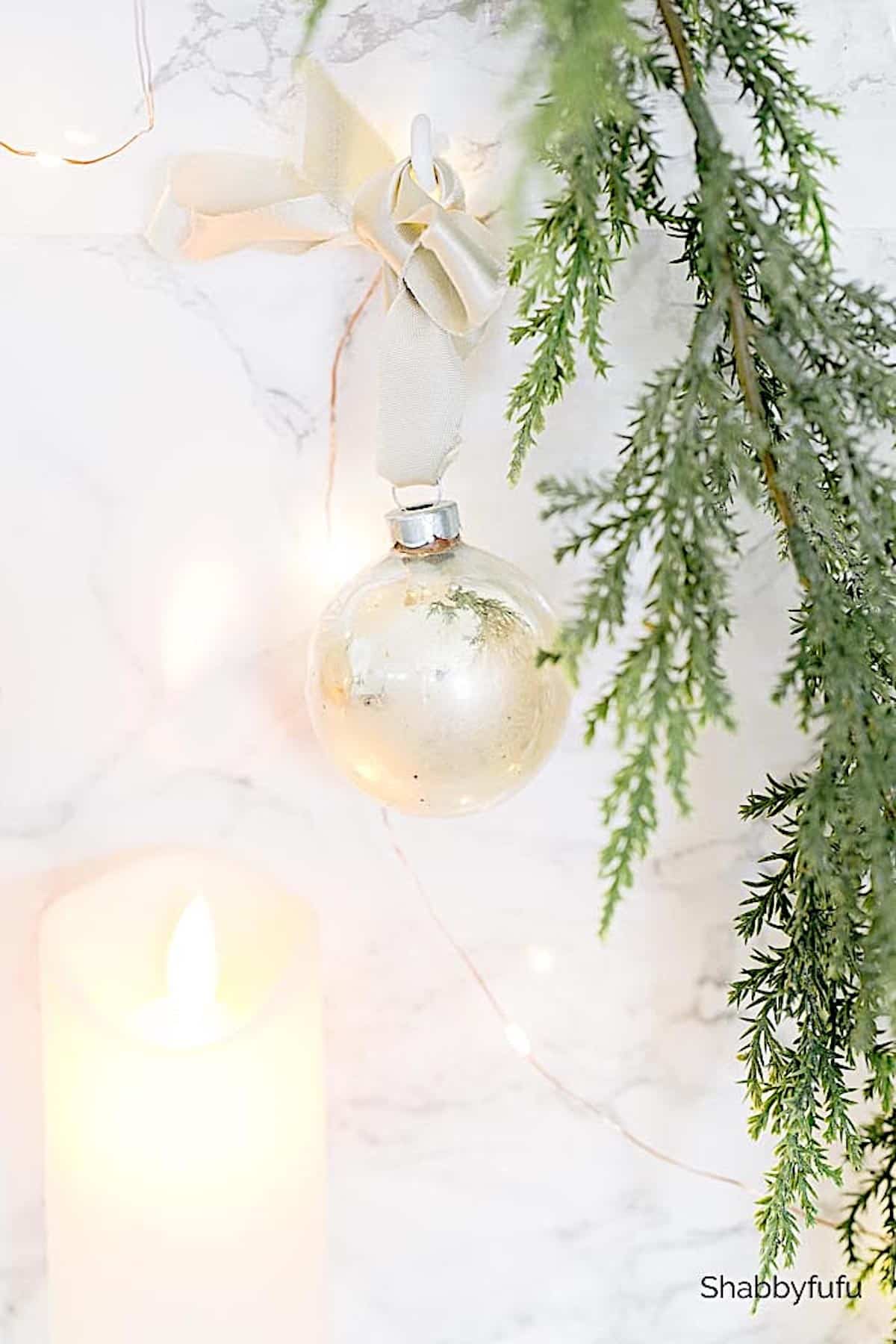 Christmas-Tree-Scandinavian-Style