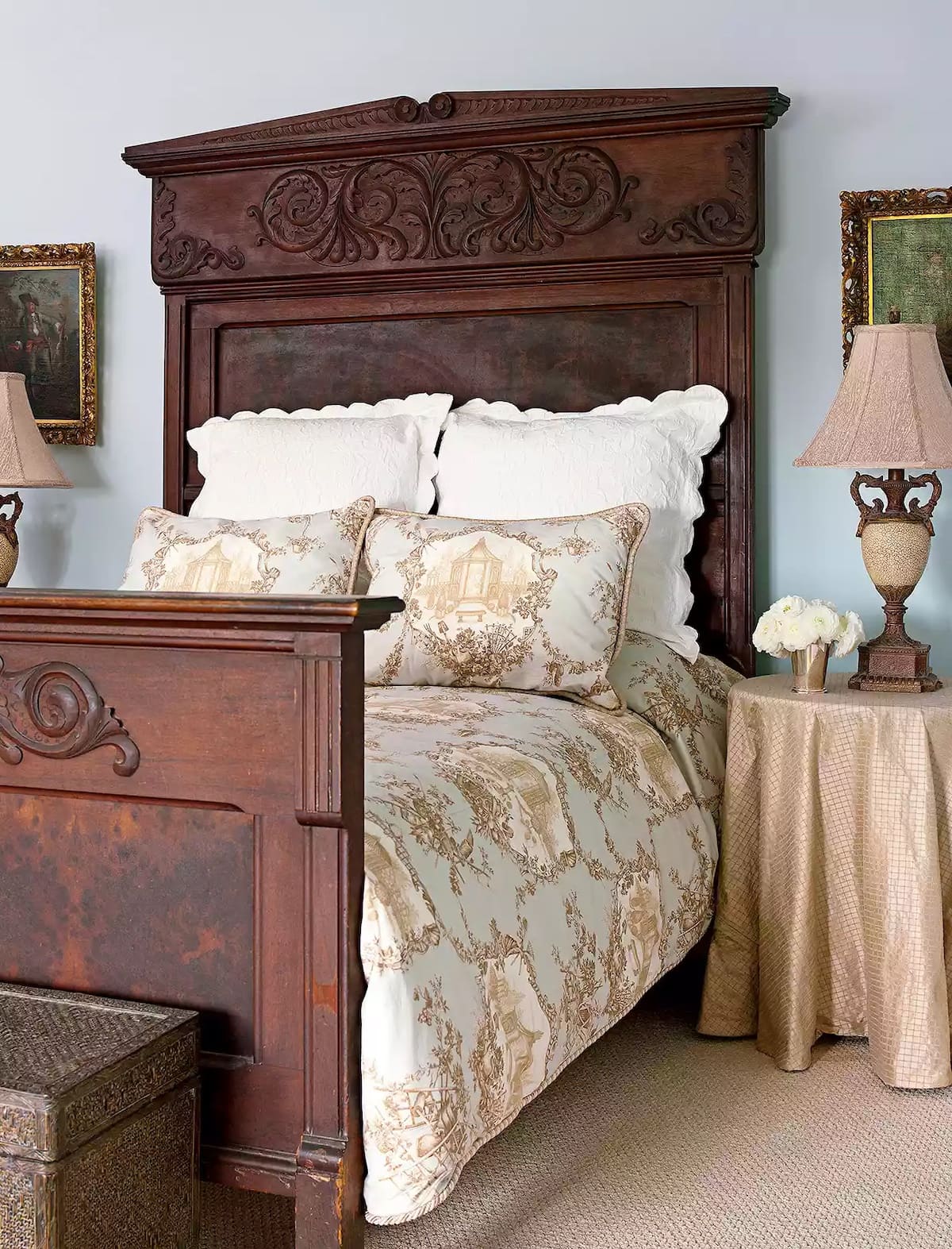 French-country-decorating-ideas-bedroom-with-toile