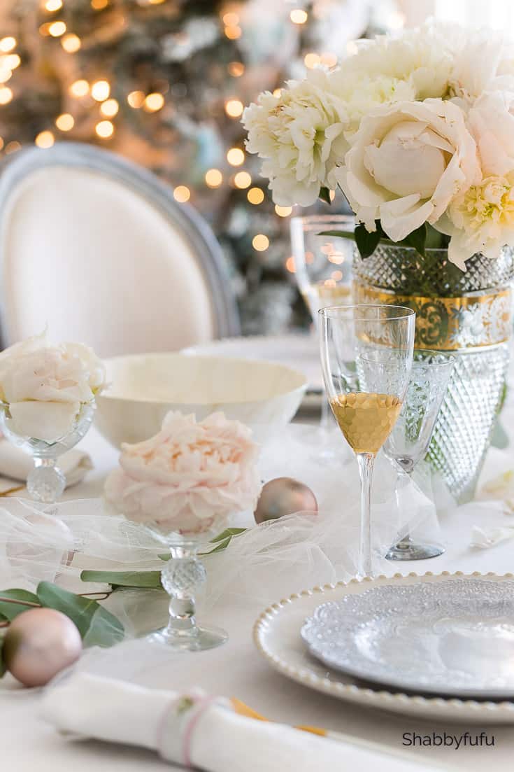 Shabbyfufu-Stylish-Holiday-Tablescape-In-White