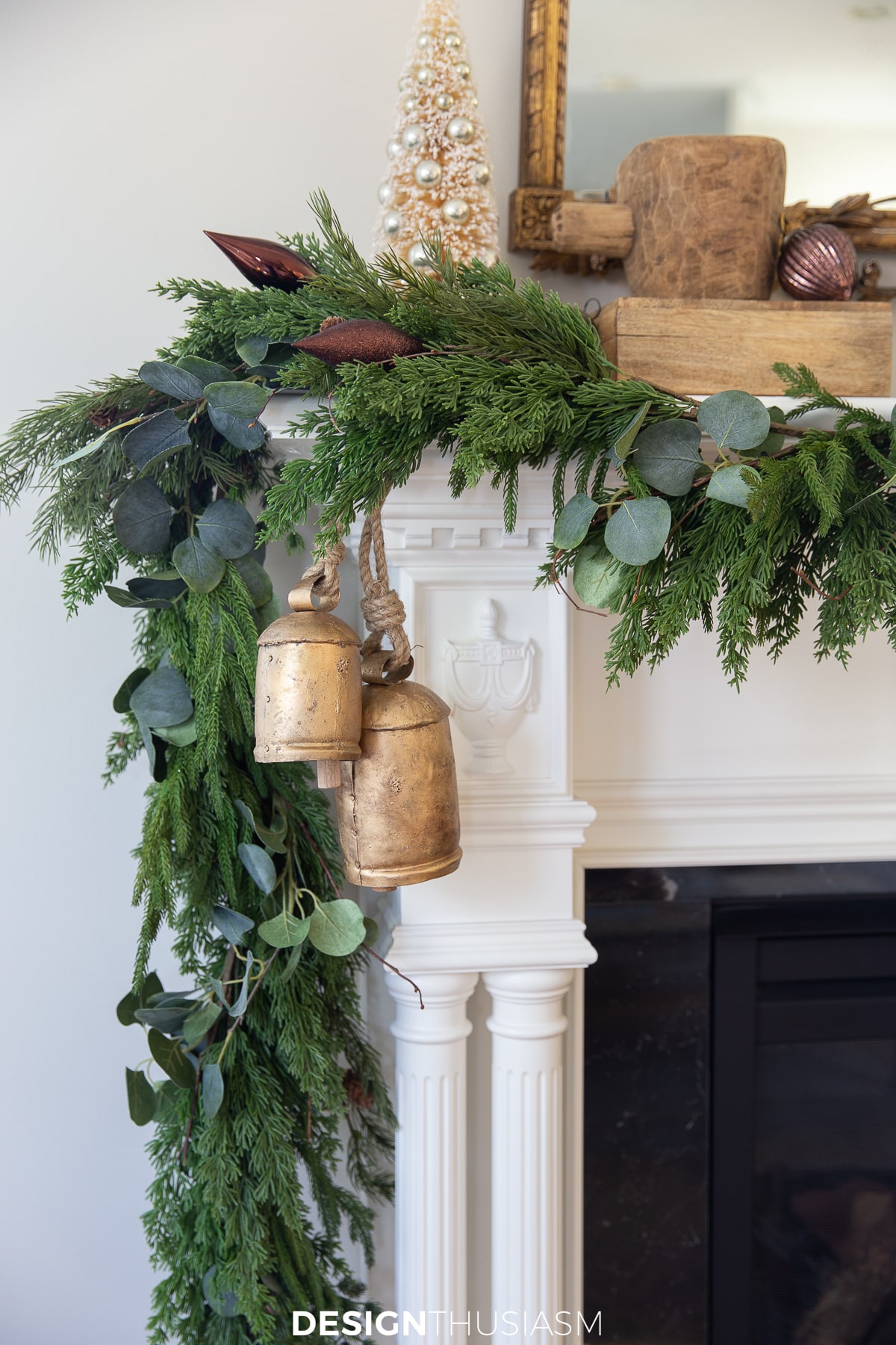 fresh Christmas color palette on mantel garland