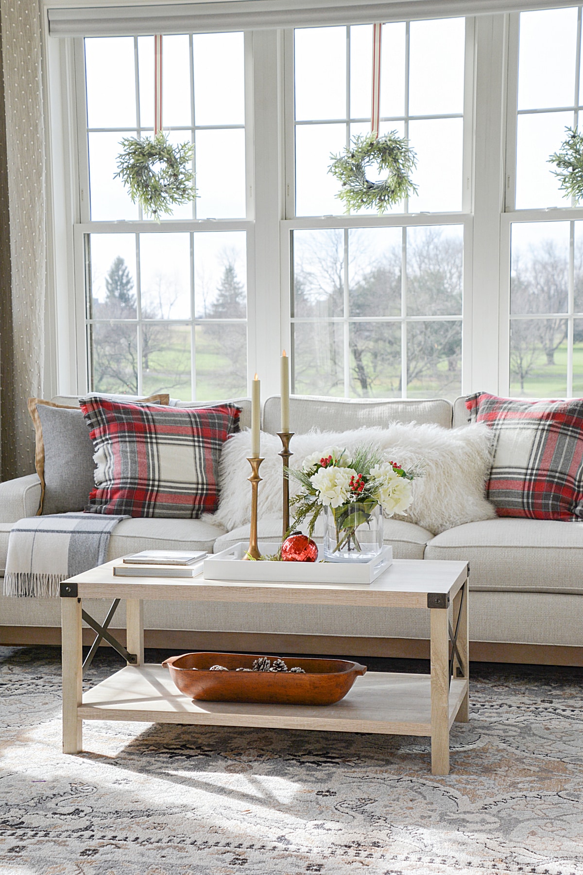 12- 2022 Christmas Tour- sofa with pillows