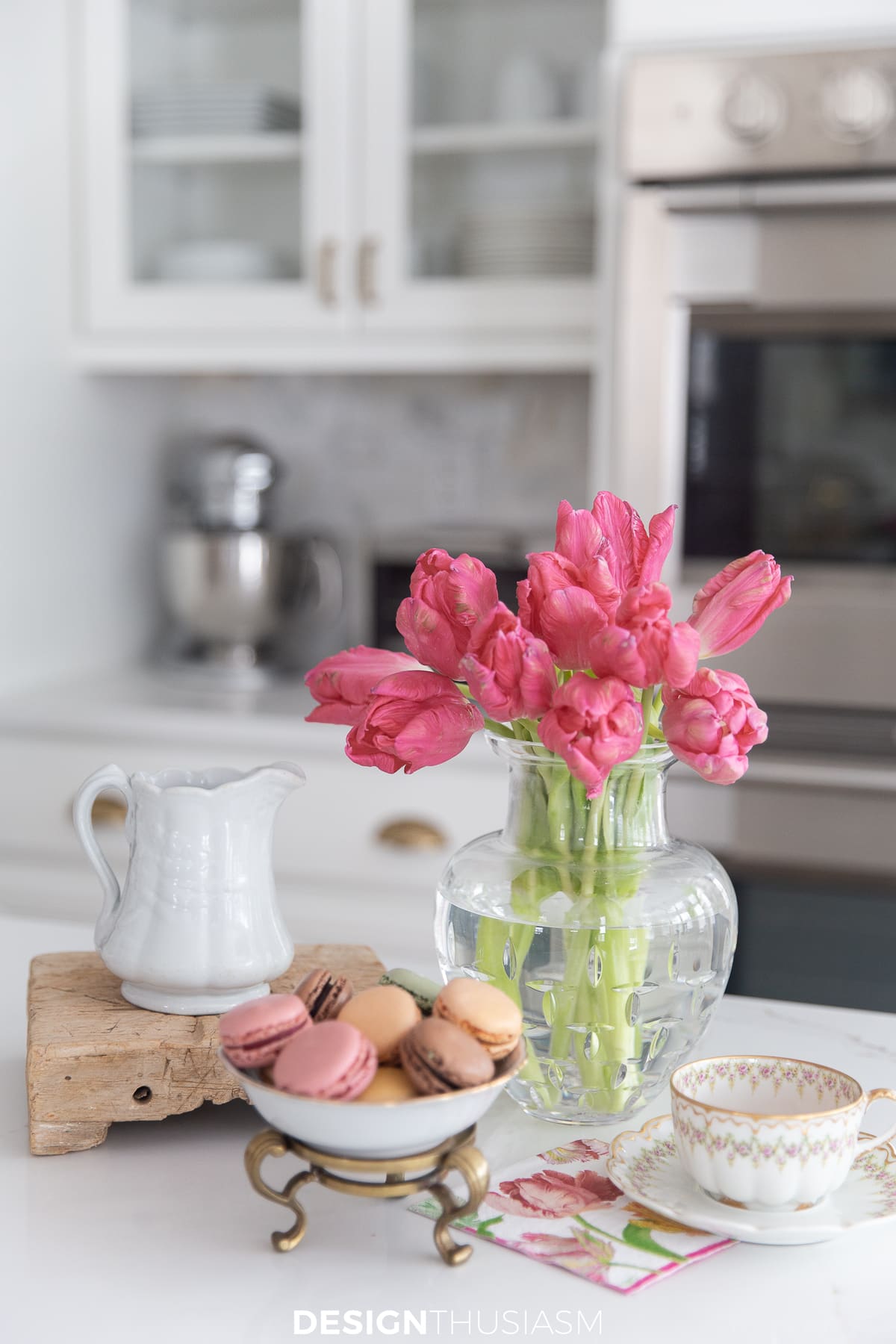 macarons and parrot tulips