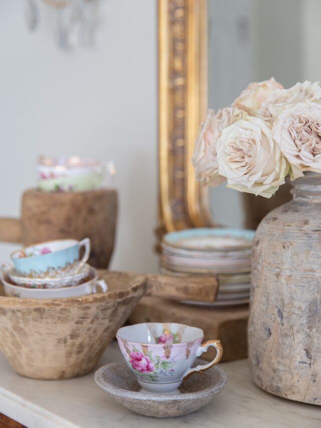 cropped-displaying-teacups-54.jpg