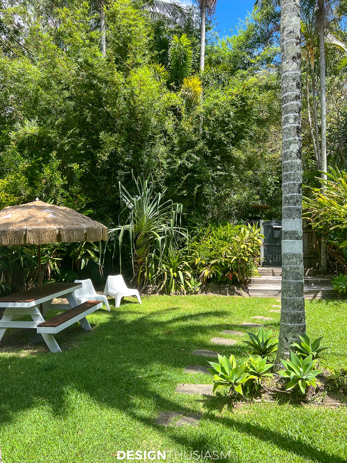 Rustic Beach Cottage garden