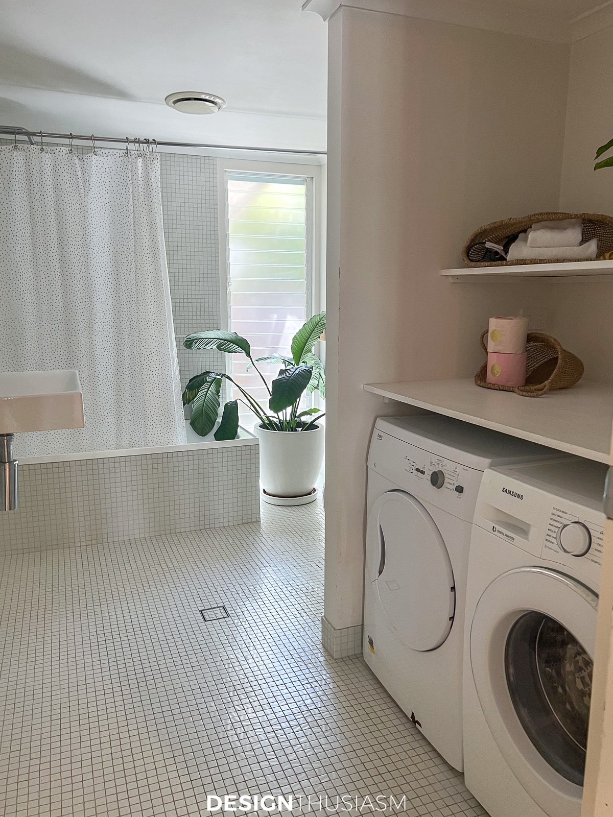 Rustic Beach Cottage bathroom laundry