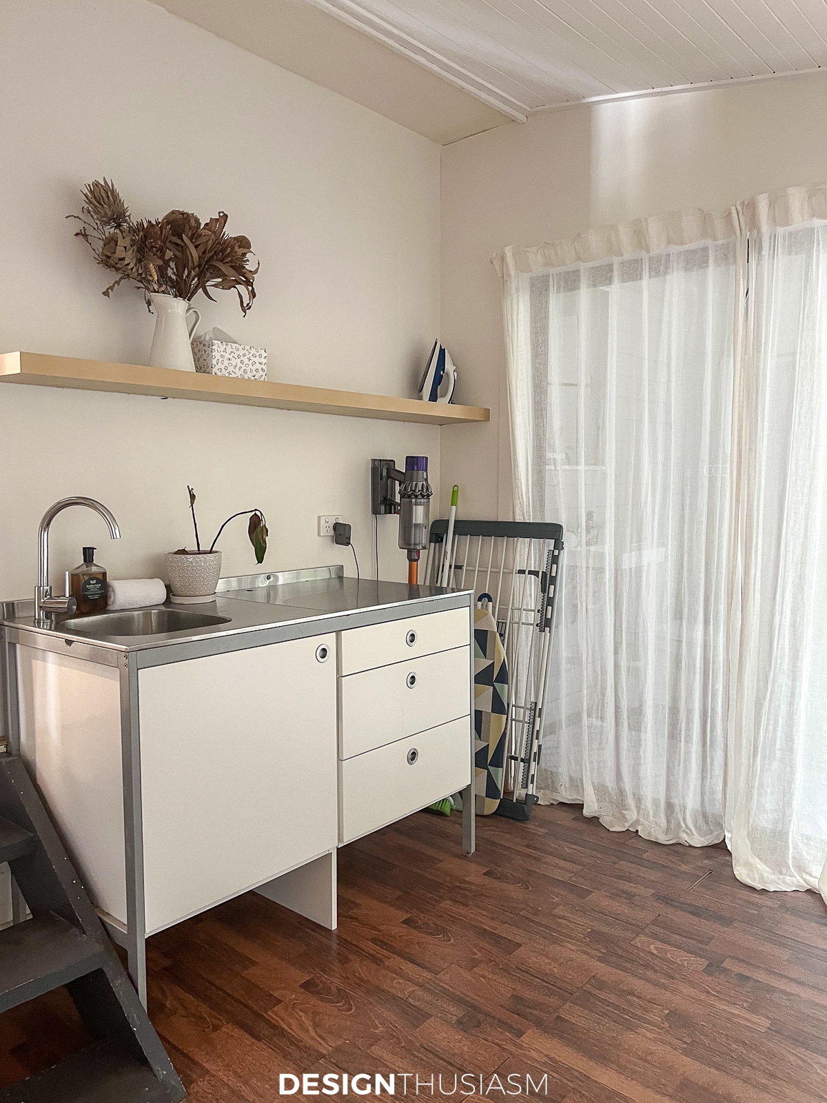 Rustic Beach Cottage utility room
