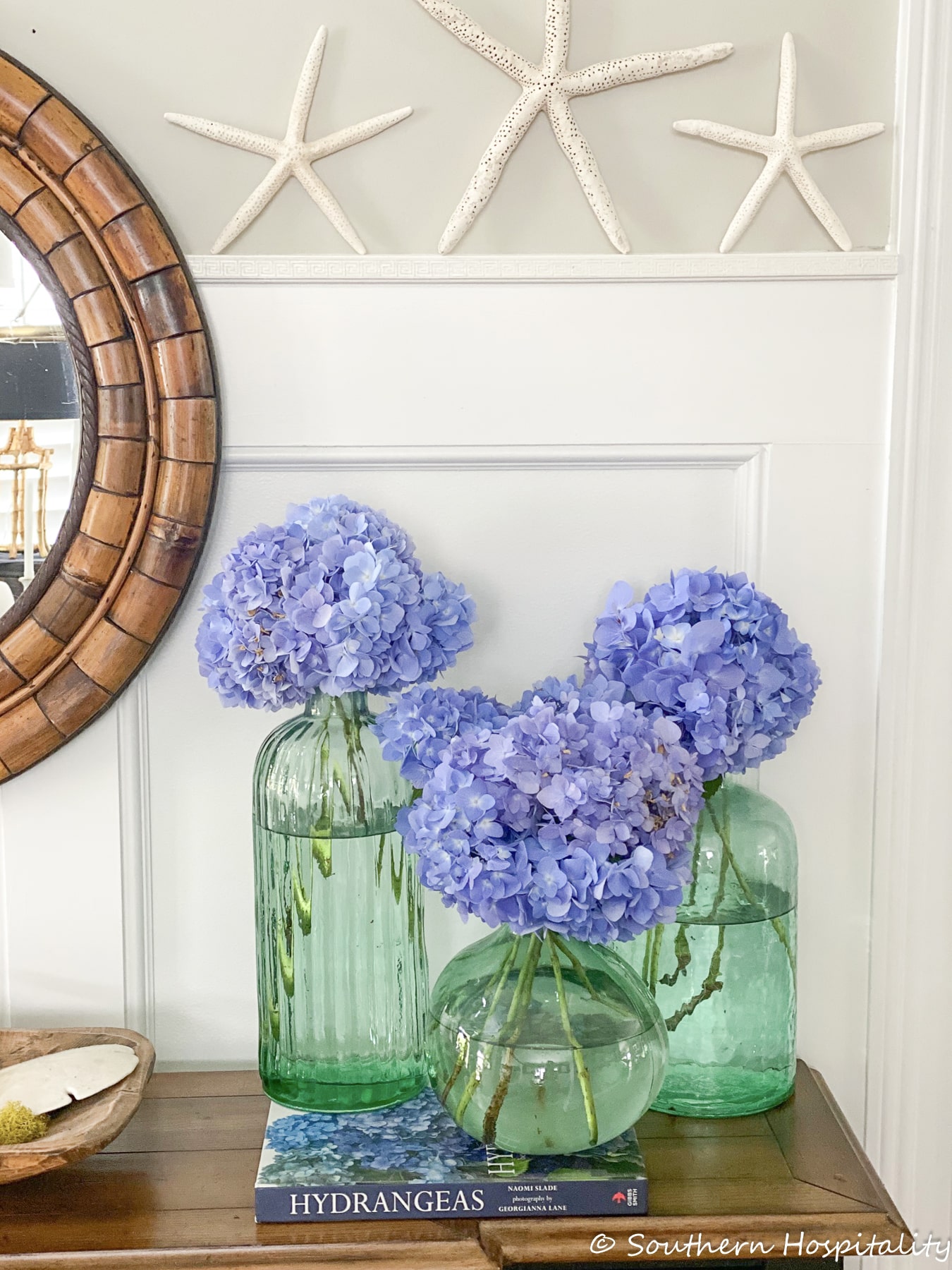 Summer-home-tour-with-blue-hydrangeas
