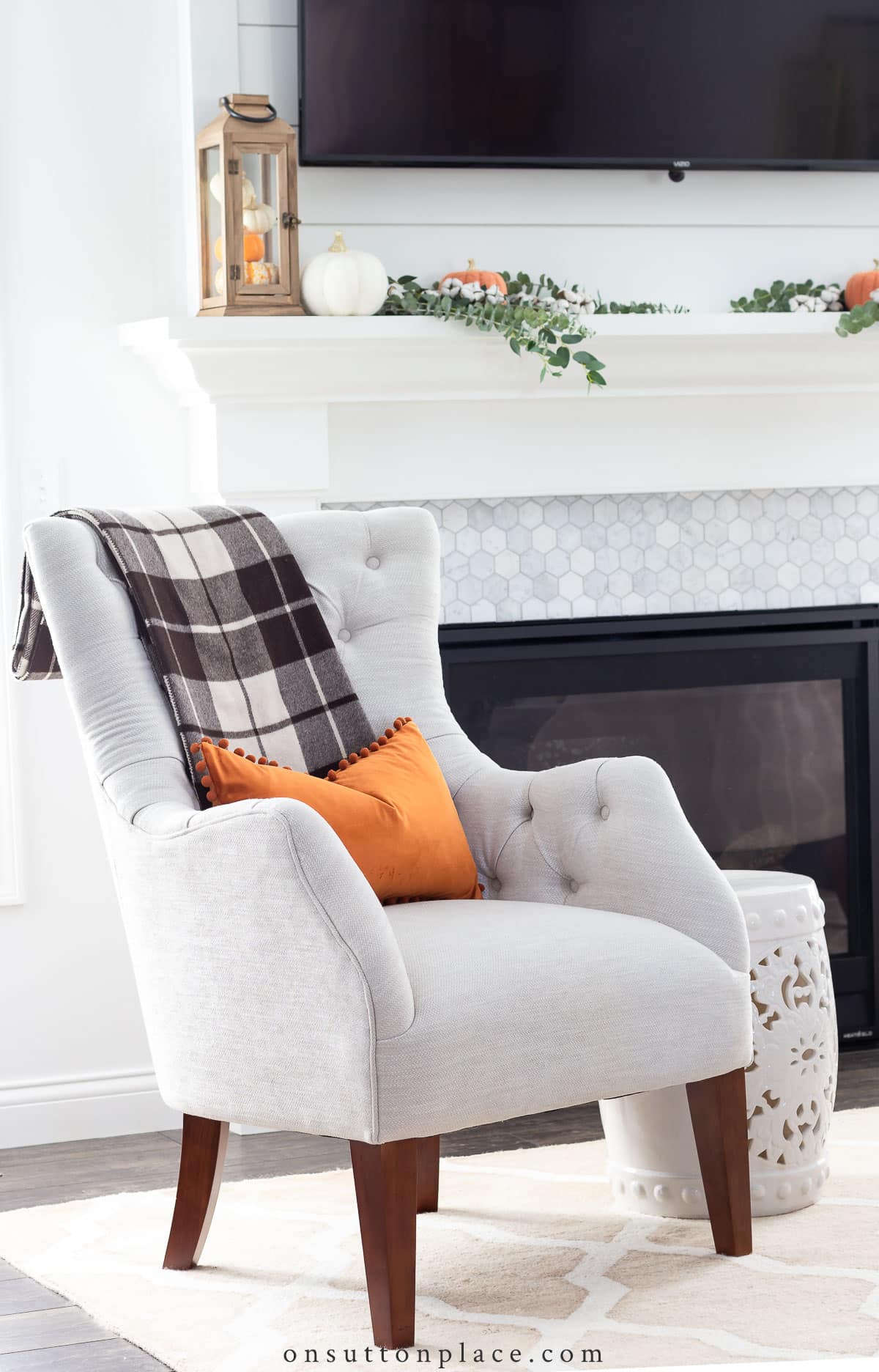 fall living room decor