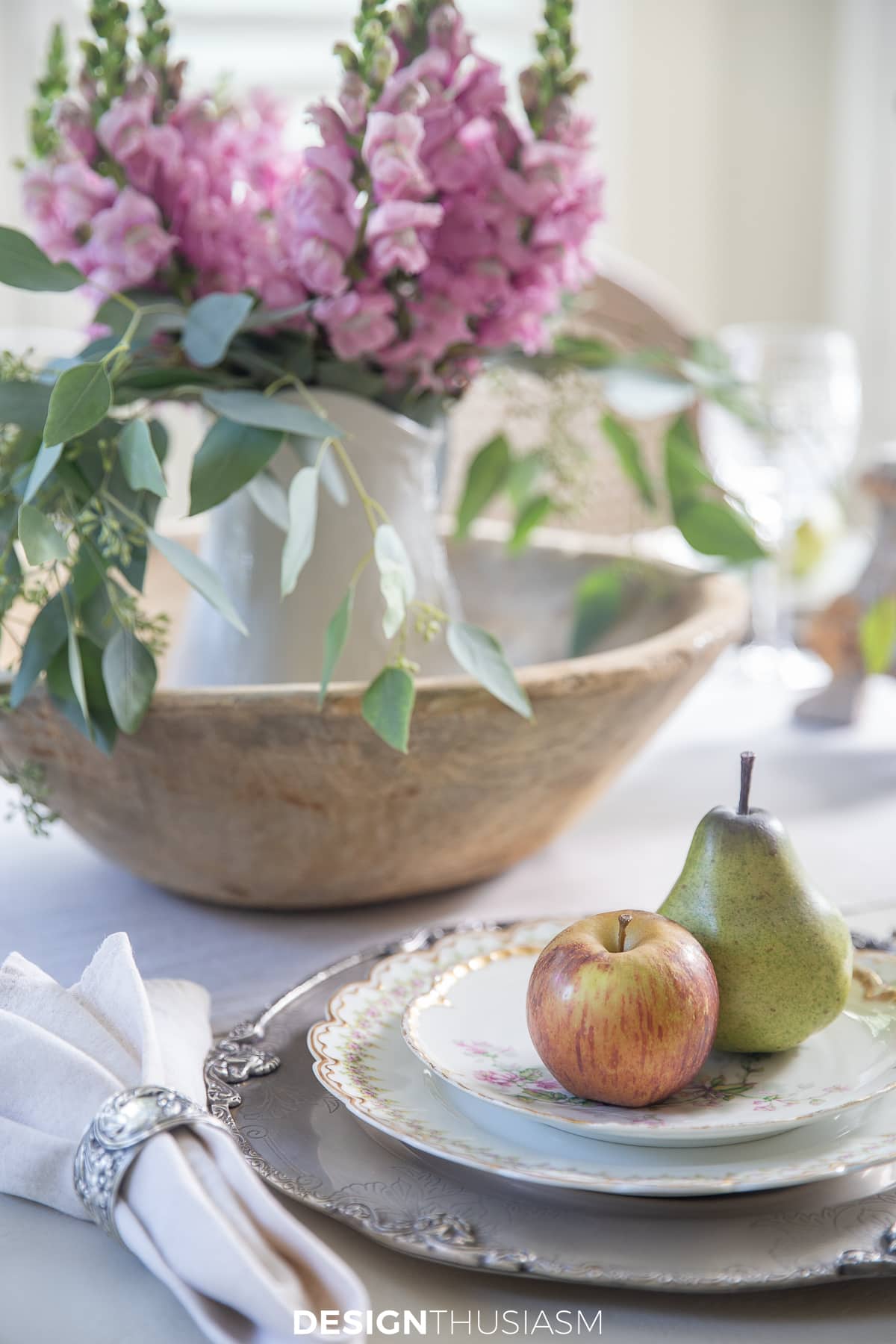 September apple tablescape