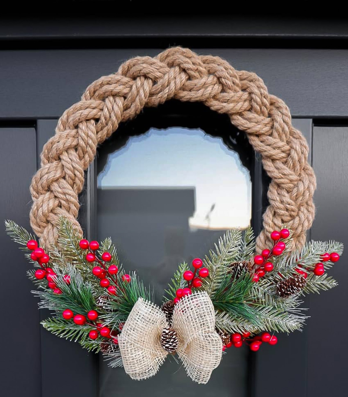 DIY Christmas wreath with braided rope