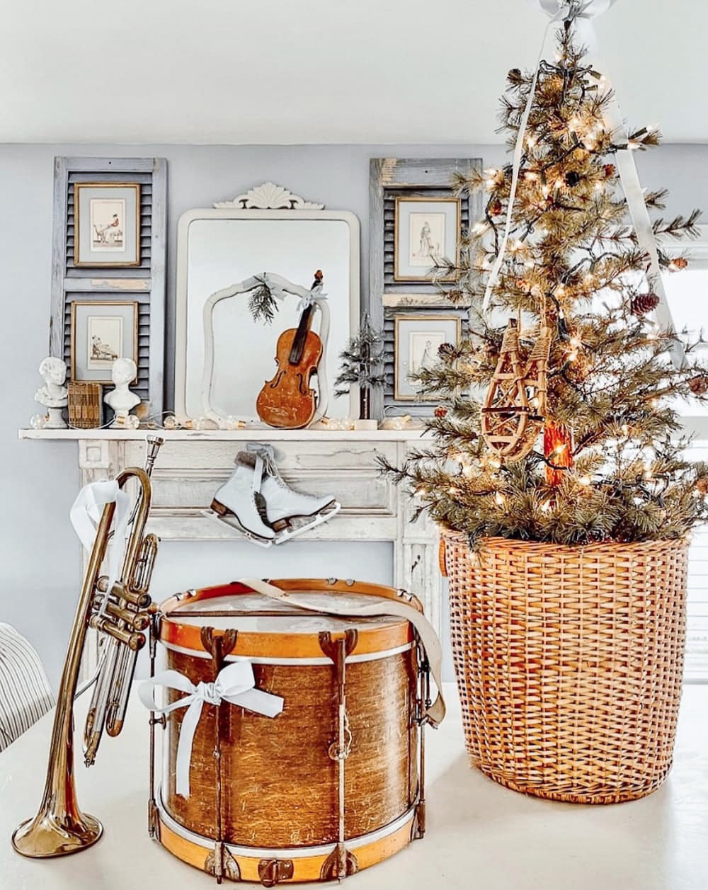 vintage Christmas decor musical instruments