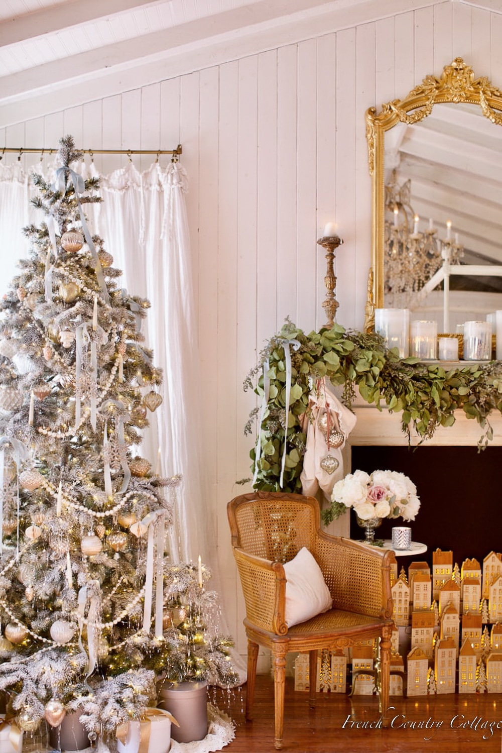 Christmas mantel with french style