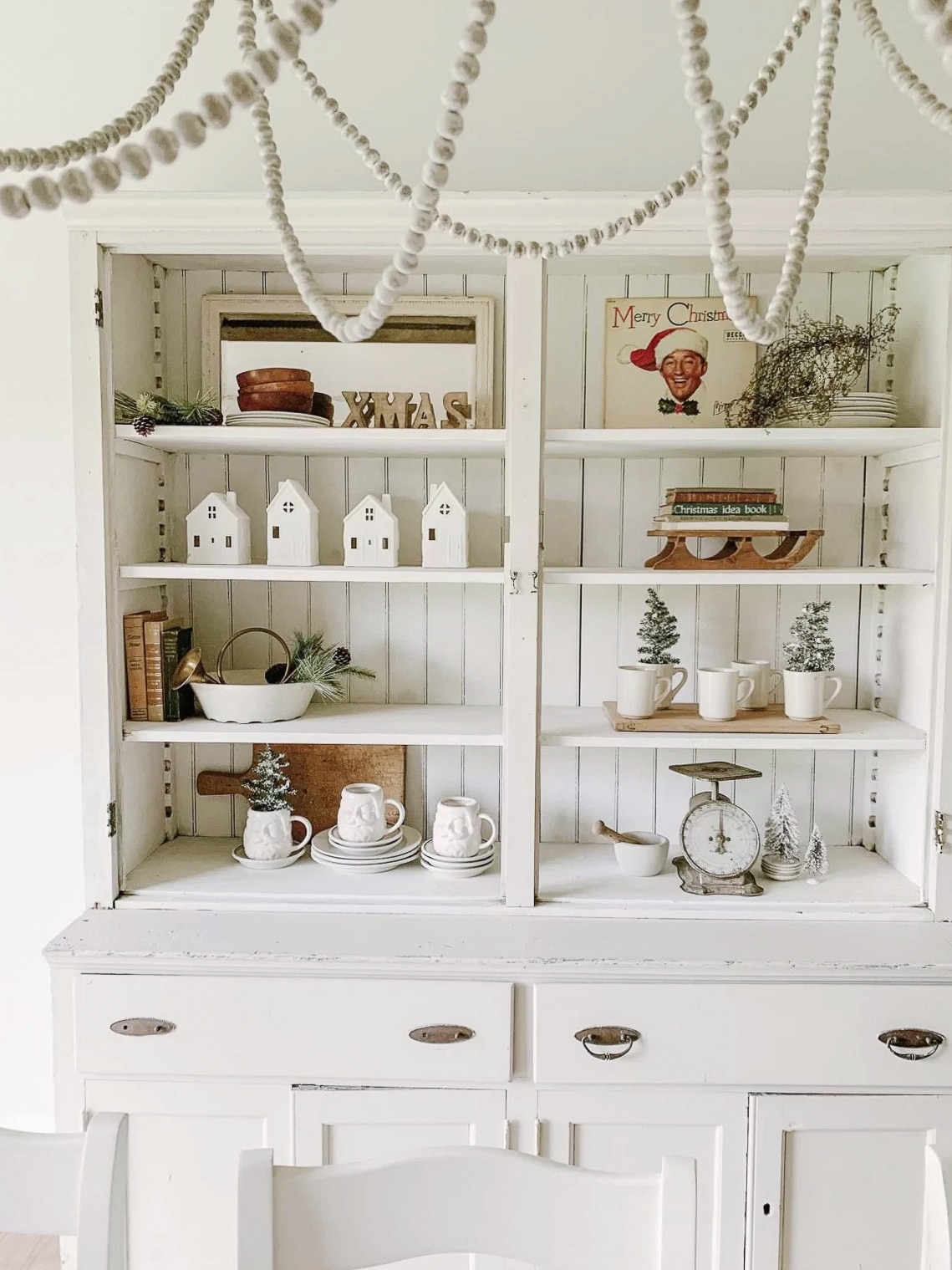 vintage Christmas decor shelf styling
