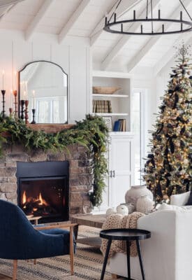 Christmas mantel with candlesticks