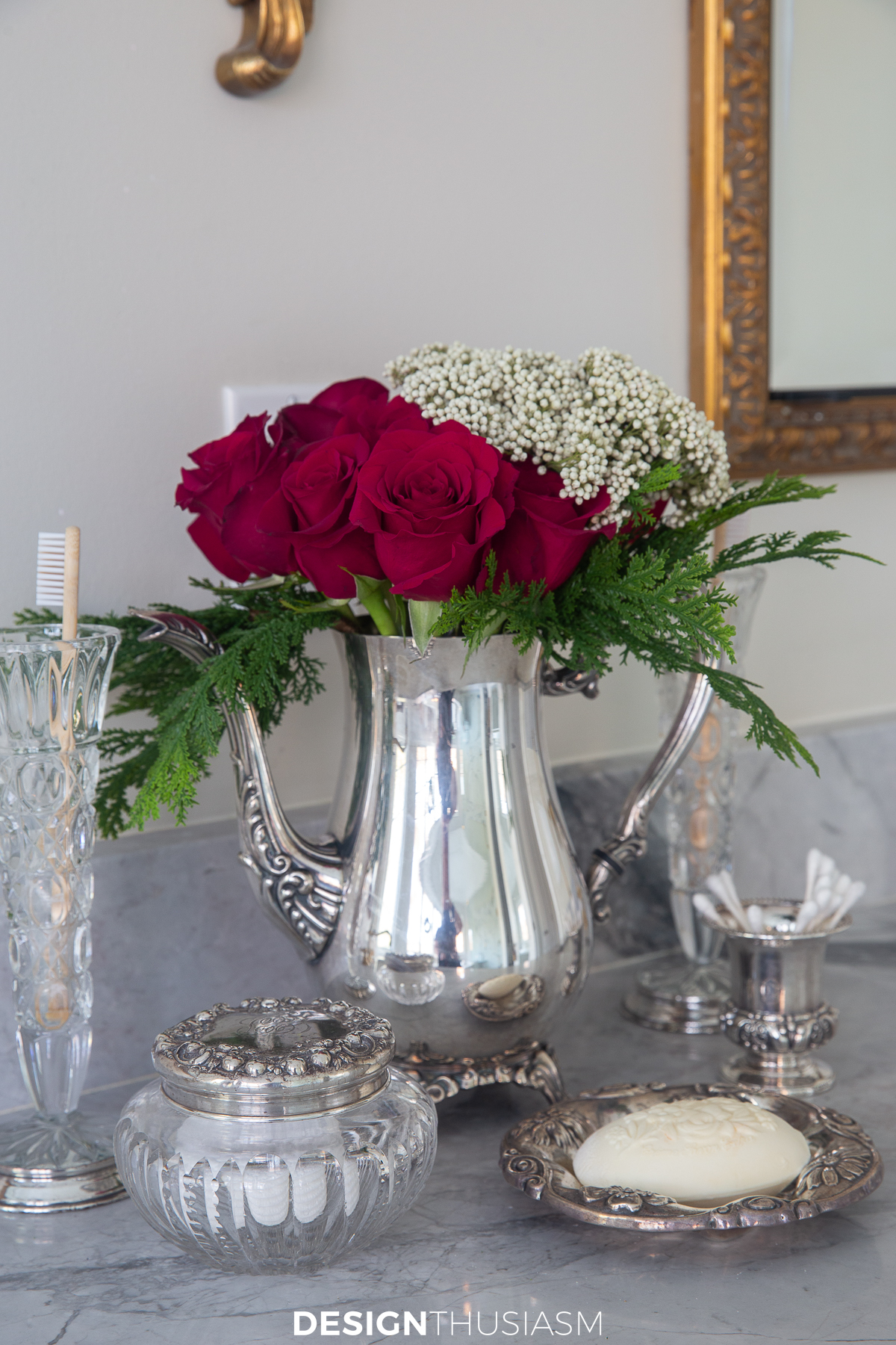 christmas decorations for the bathroom with a fresh holiday floral arrangement