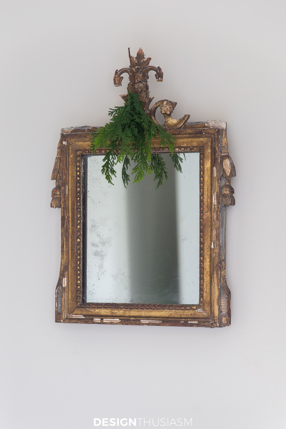 christmas decorations for the bathroom with greenery on the mirror