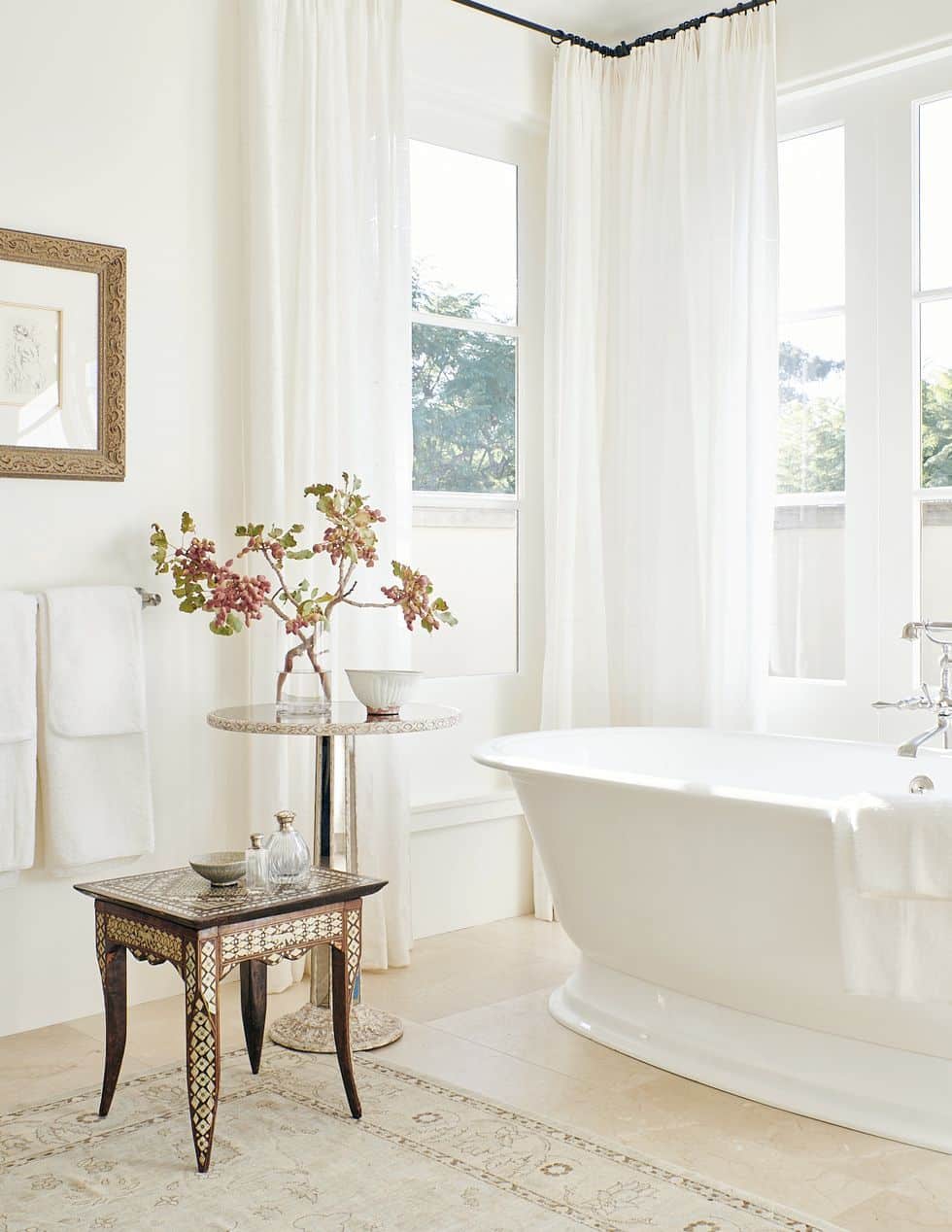 white-bathrooms