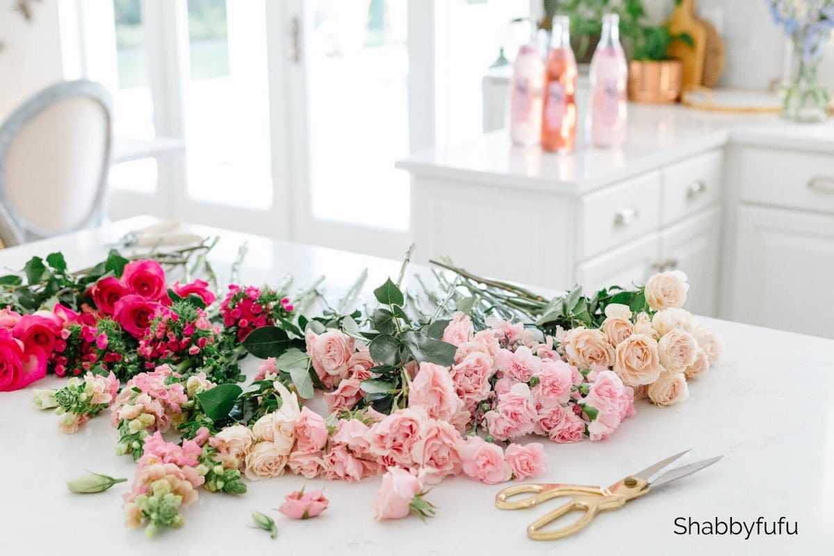 Shabbyfufu I How To Create A Gradient Floral Centerpiece