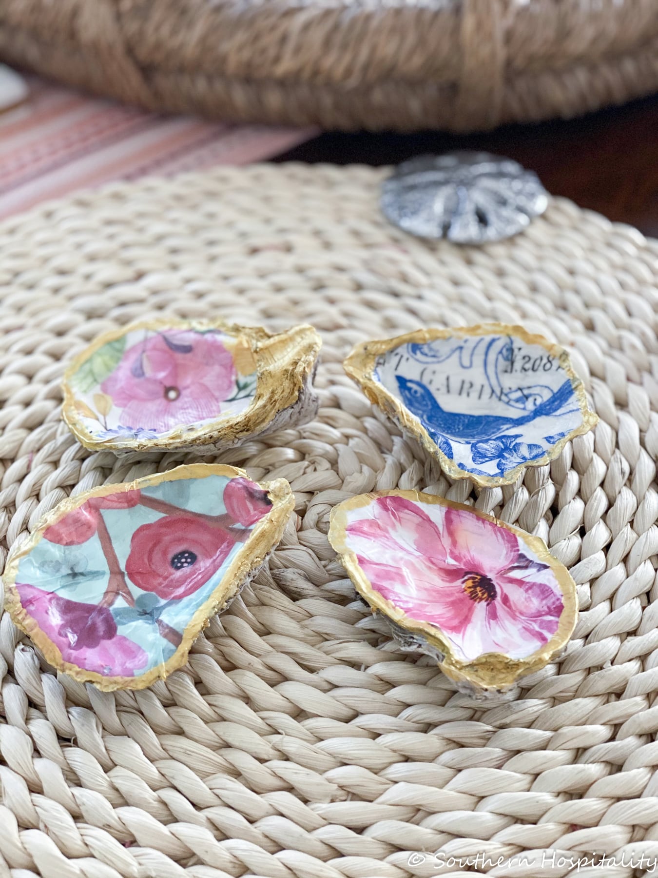 How to Decoupage Oyster Shells