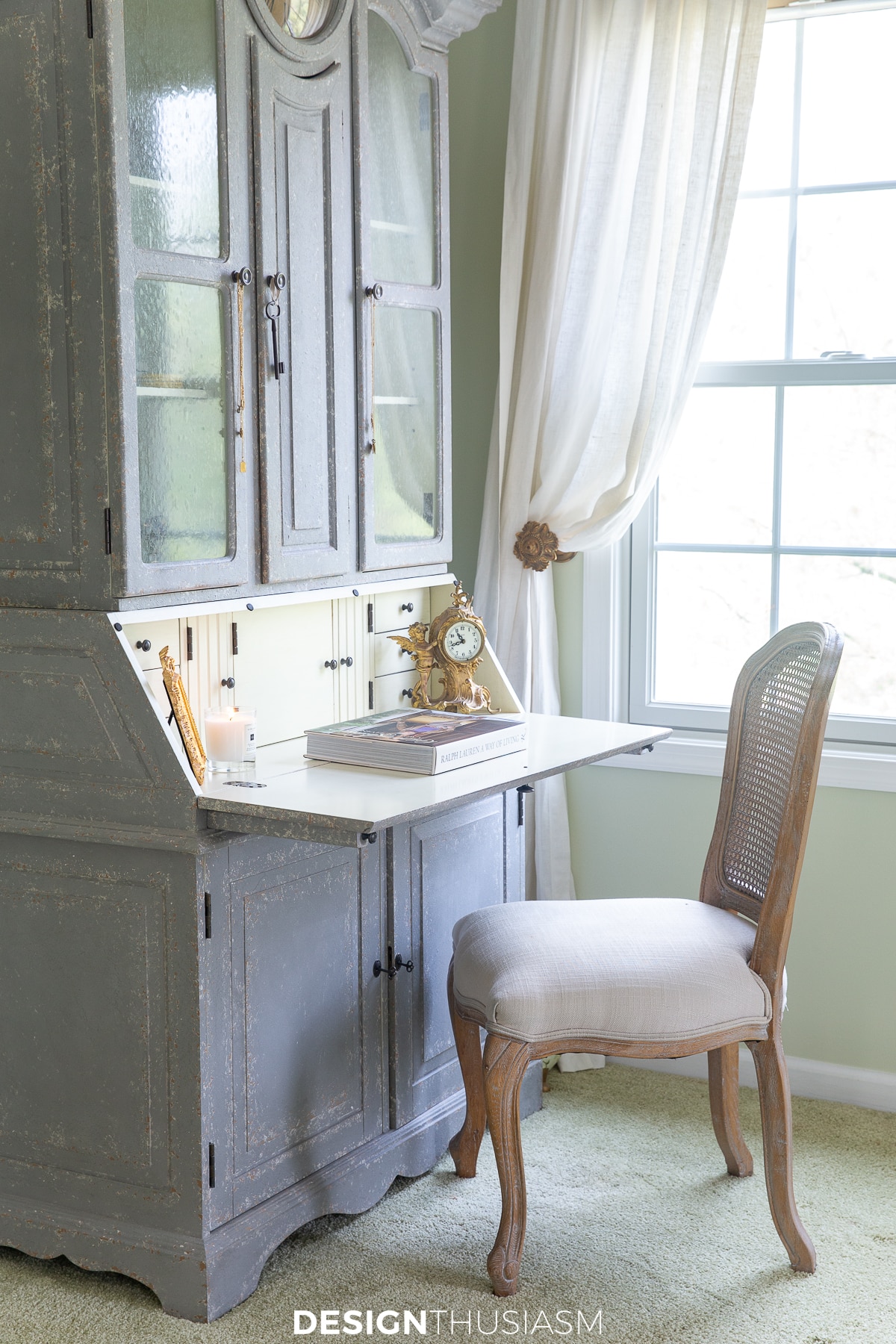 writing desk with hutch
